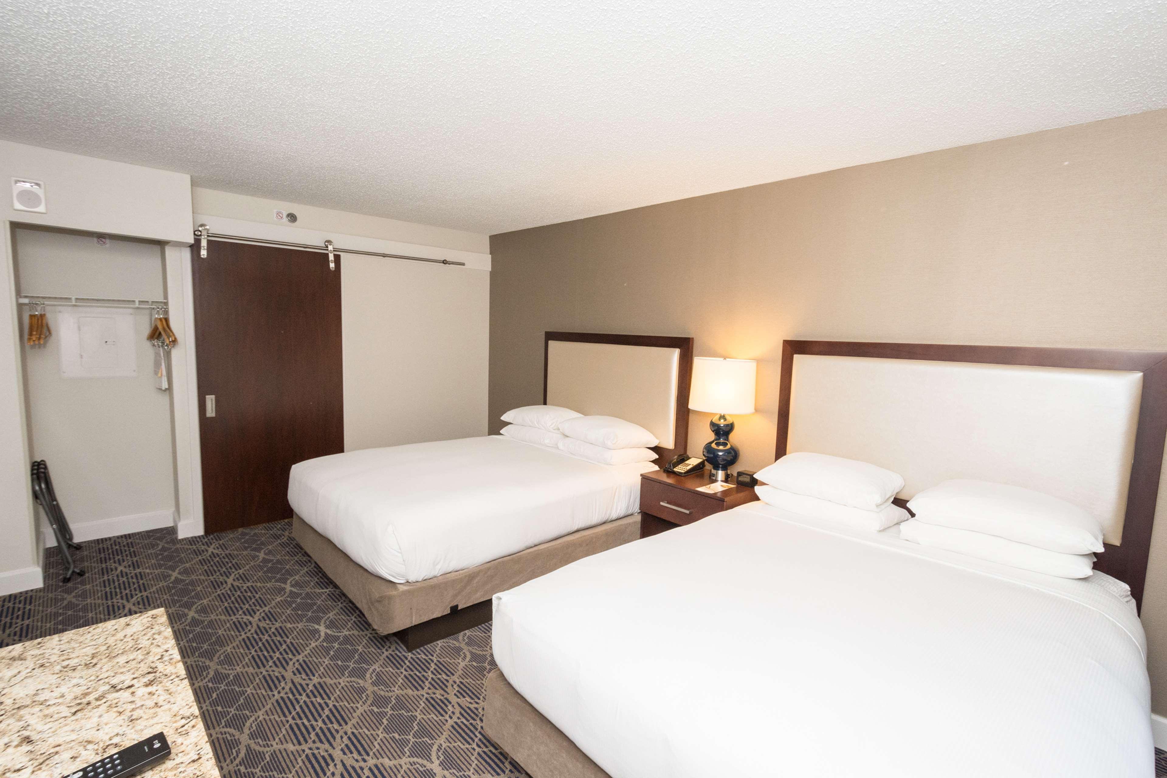 Doubletree Suites By Hilton At The Battery Atlanta Smyrna Exterior foto
