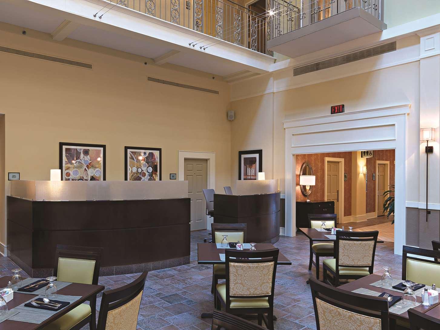 Doubletree Suites By Hilton At The Battery Atlanta Smyrna Exterior foto