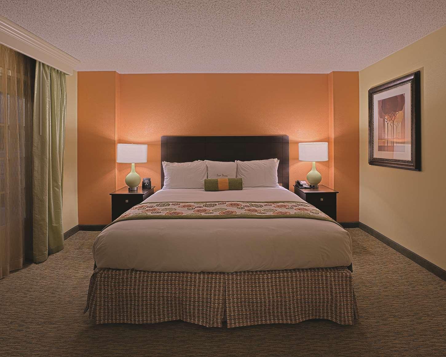 Doubletree Suites By Hilton At The Battery Atlanta Smyrna Exterior foto