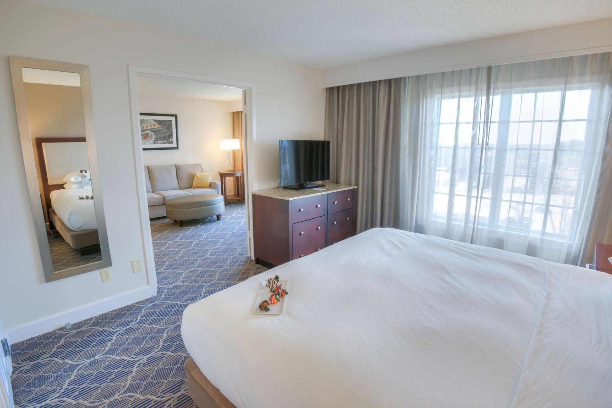 Doubletree Suites By Hilton At The Battery Atlanta Smyrna Exterior foto