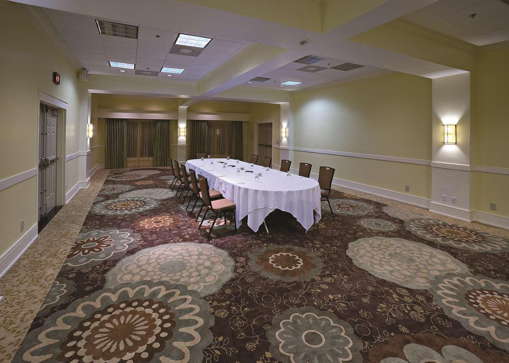 Doubletree Suites By Hilton At The Battery Atlanta Smyrna Exterior foto